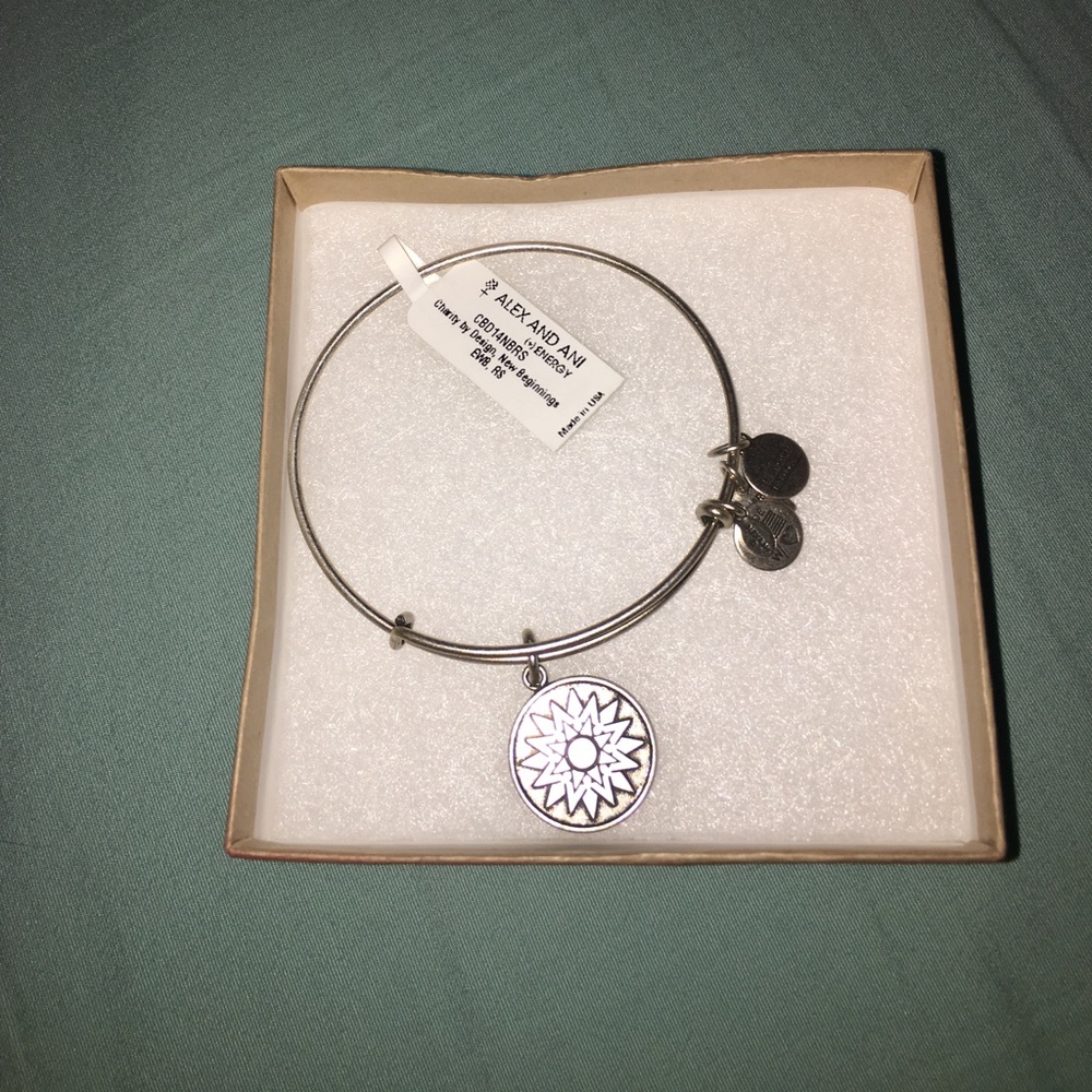 NWT Alex and Ani New Beginnings