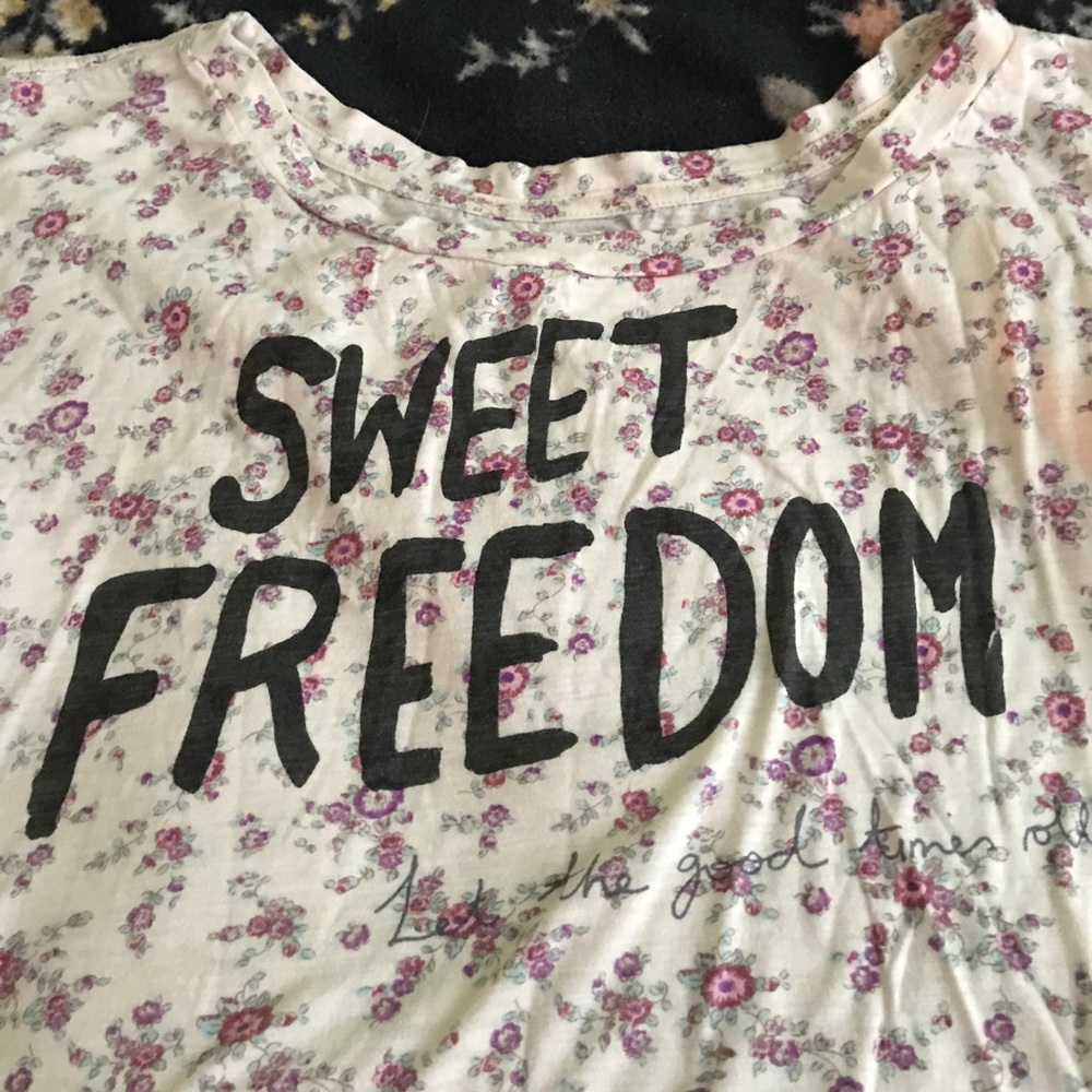 Floral boatneck American Eagle T
