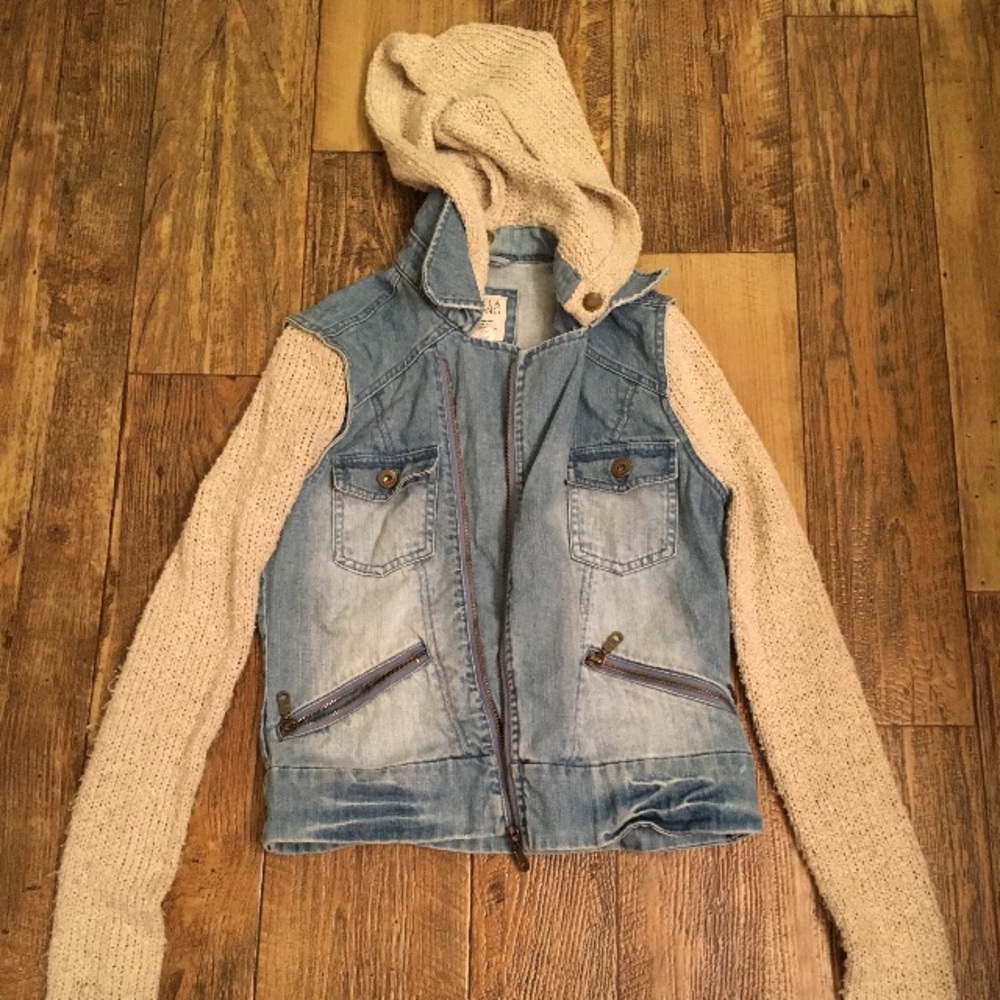 BILLA BONG Jean Jacket!