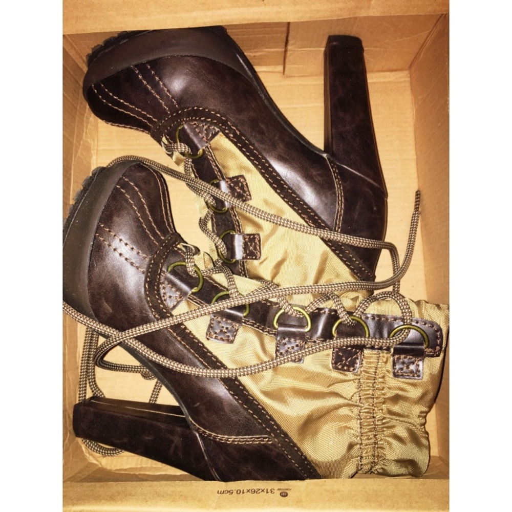 Army Style Boots with Heels!