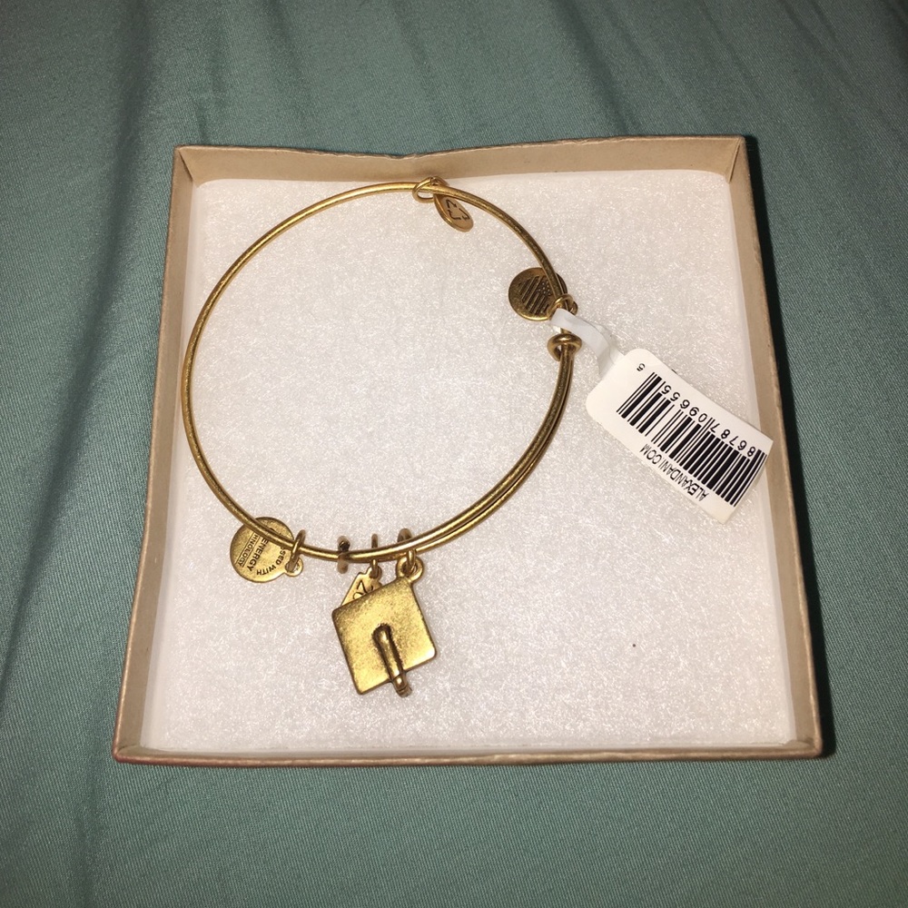 2015 Grad Alex and Ani NWT authentic!