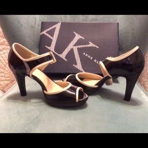 Anne Klein - Black with cream trim, open toed.