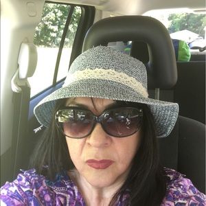 Meet your Posher, Carmen