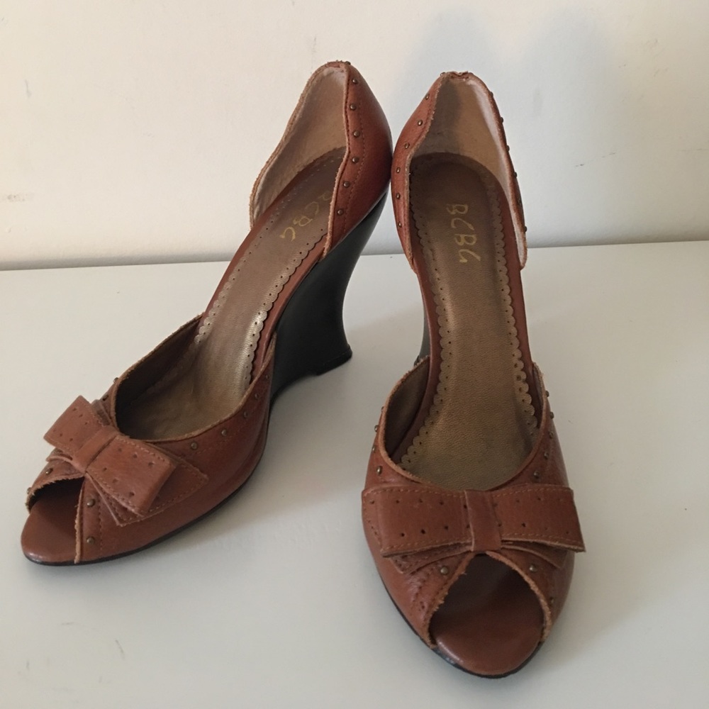 BCBG wedges