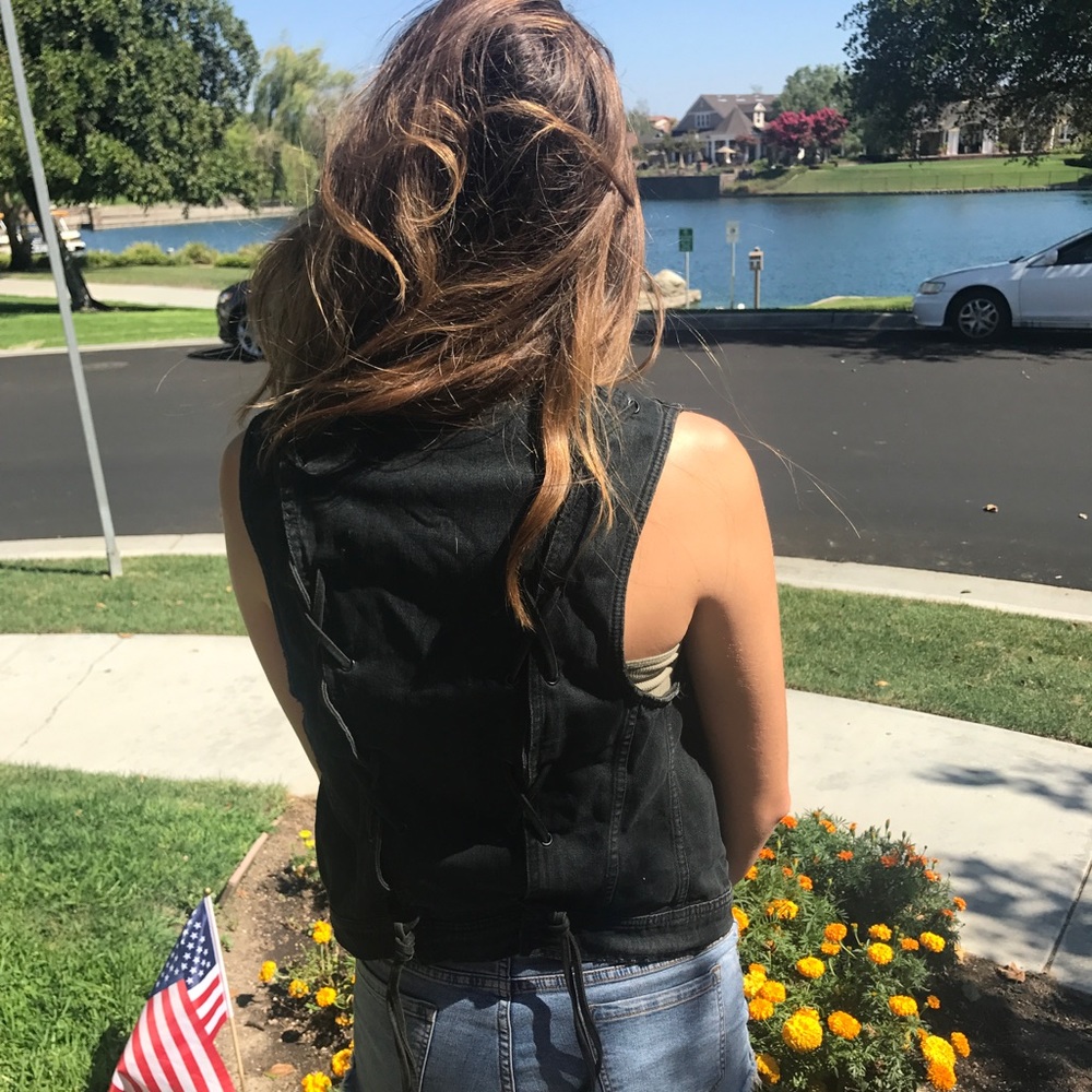 ✨LOWERED $$✨Sexy Free People Black Denim Vest!