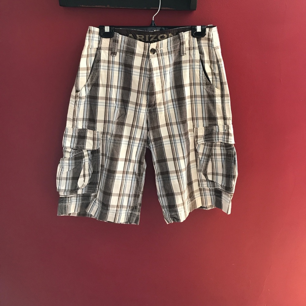 Men's Arizona brand cargo shorts.