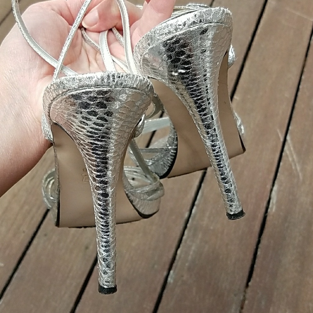 Caparros Silver Metallic Open Toe Heels Strappy Sandals Size 8.5 Formal Bridal - Picture 5 of 8