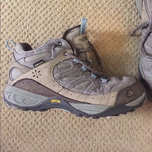 NORTH FACE Waterproof Hiking Boots Size 8.5