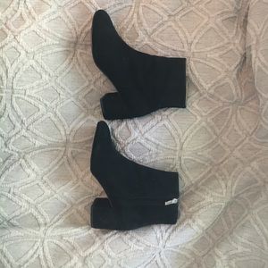 Urban Outfitters Thelma Suede Ankle Boot