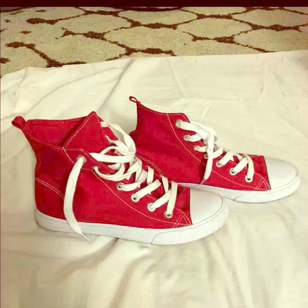 Women's size 7 red and white shoes.