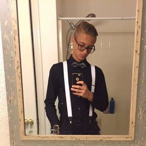 Meet your Posher, Elliot