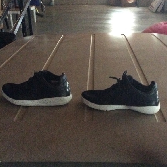 Jordan eclipses - Picture 3 of 4