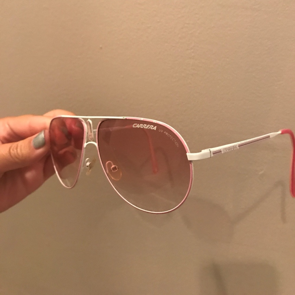Hot pink Carrera aviators