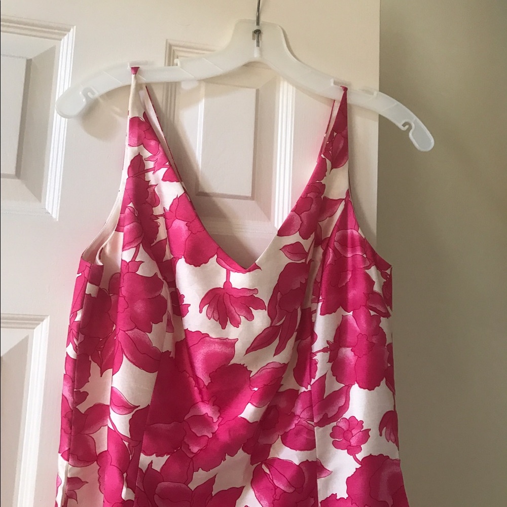 Ann Taylor Pink floral size 8. Silk. New.