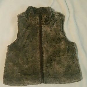Janie and jack toddler girl 2t faux fur vest