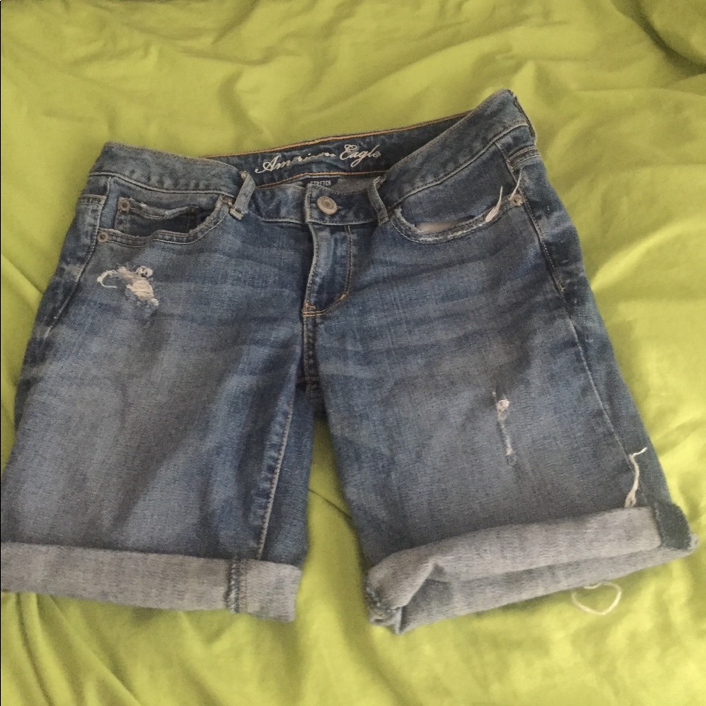 **SOLD** American Eagle Bermuda Jean Shorts sz 6