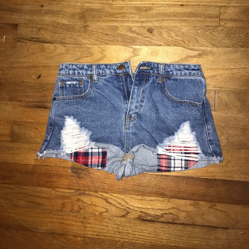 Dark blue high waisted shorts with cute pockets