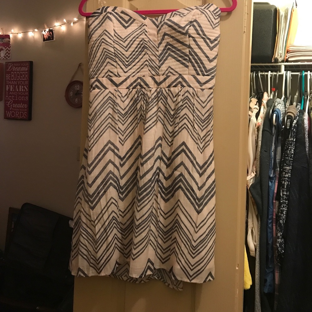 Strapless graphic dress