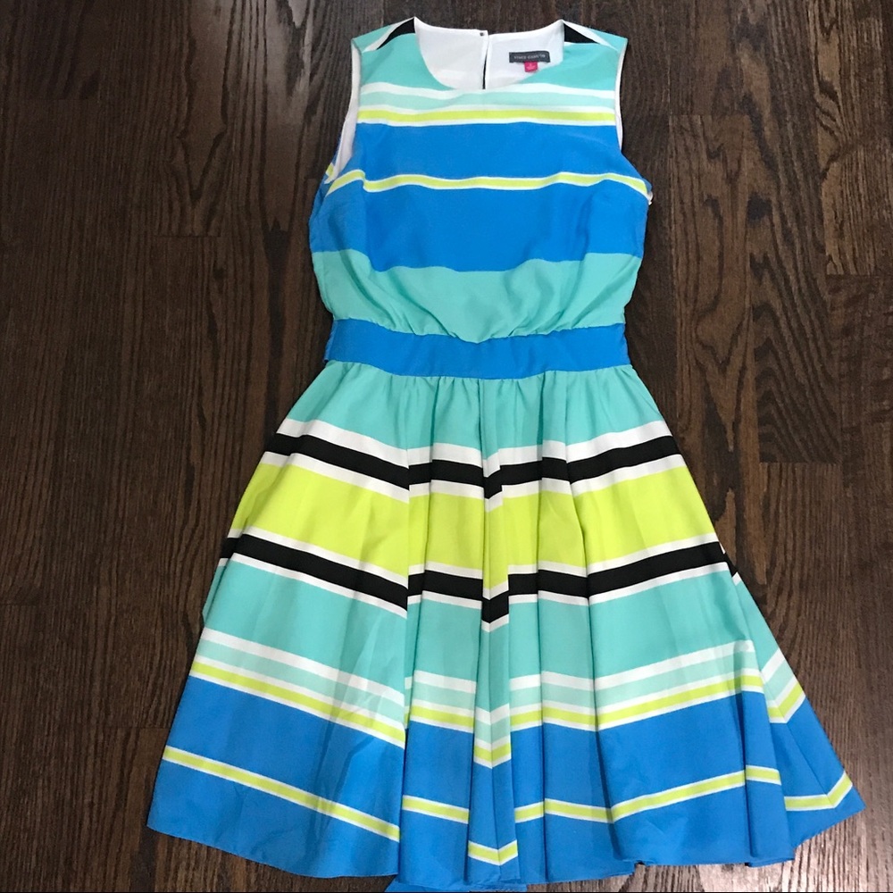 Vince Camuto 🆕🏷 Sleeveless Striped Dress