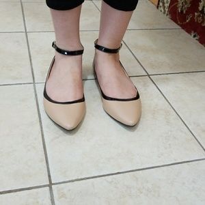 BCBG FLATS, GREAT CONDITION