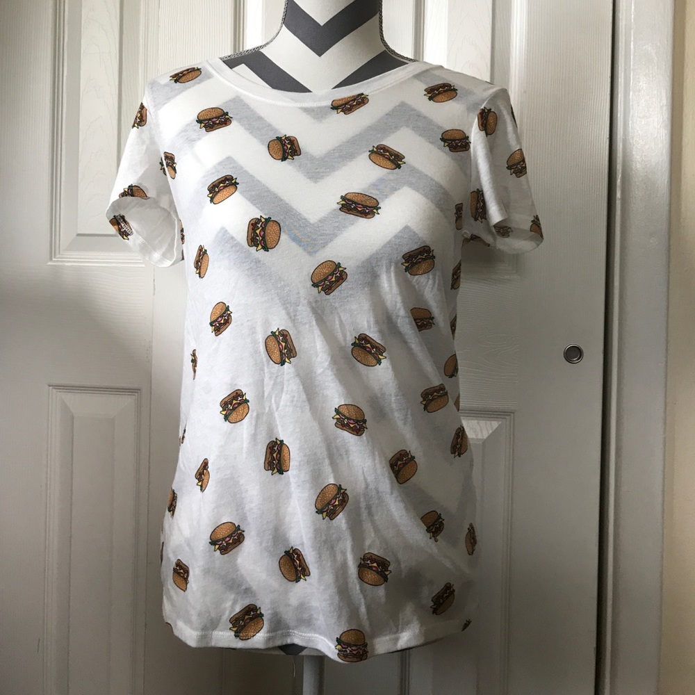🍔 Forever 21 Tee 🍔