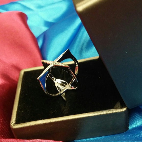 Ring - Picture 2 of 3