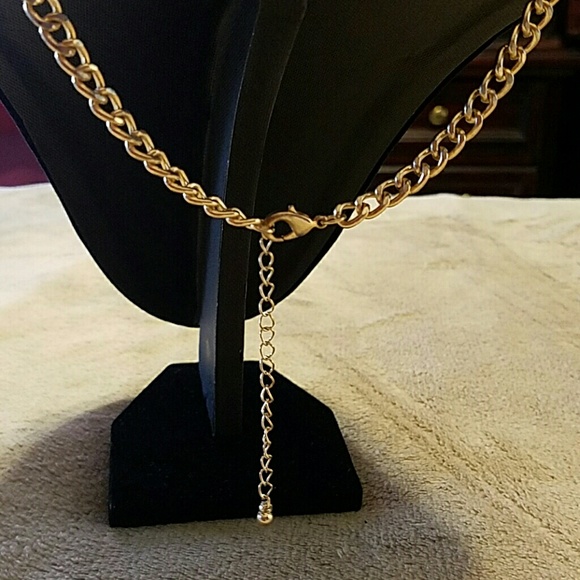 🍂🍂CHARMING DROP NECKLACE AND EARRING SET - Picture 4 of 4