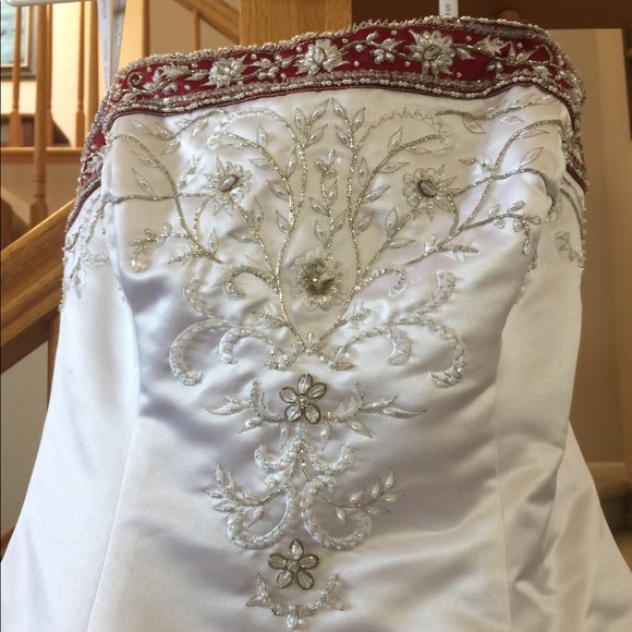 Alfred Angelo Wedding Dress - Picture 2 of 8