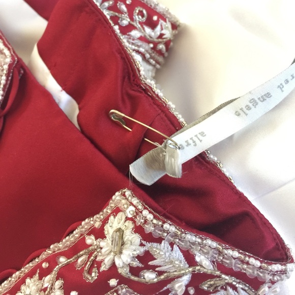 Alfred Angelo Wedding Dress - Picture 6 of 8