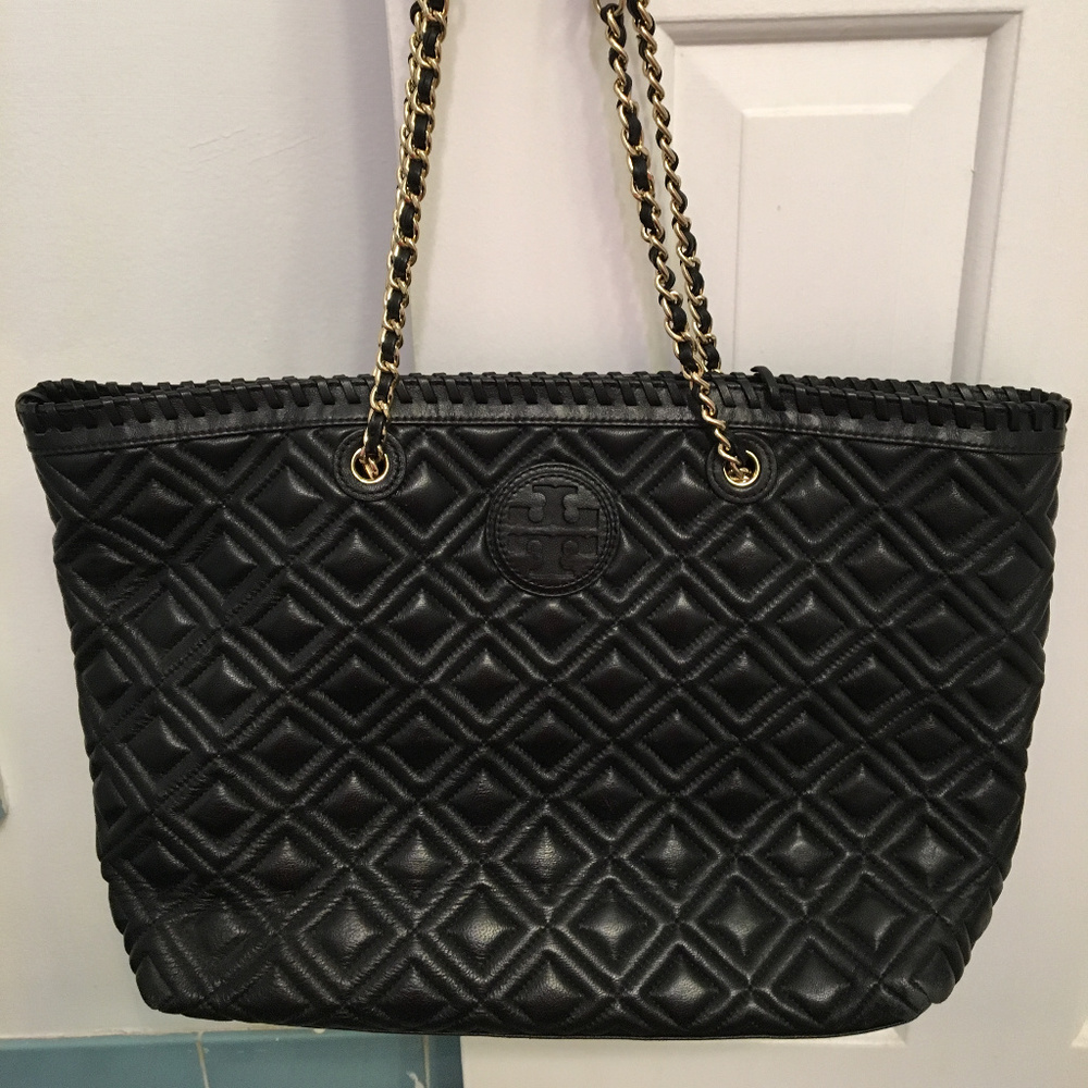 Tory Burch Marion black leather quilted chain logo