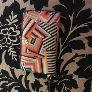!!!SALE!!! tory burch wallet! (offers)