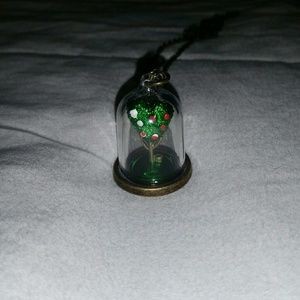 Alice in Wonderland Painting the Roses Red Chain