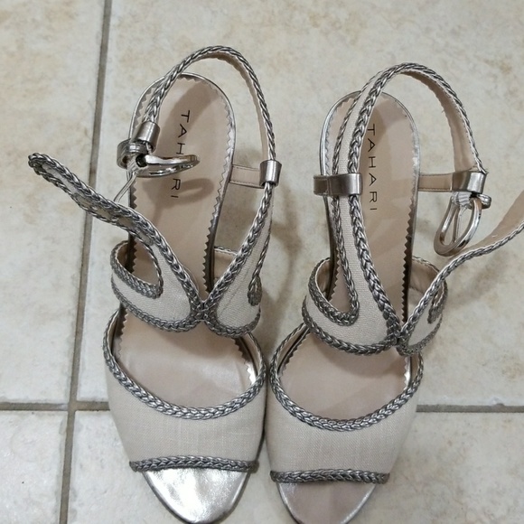 TAHARI sandles - Picture 5 of 5