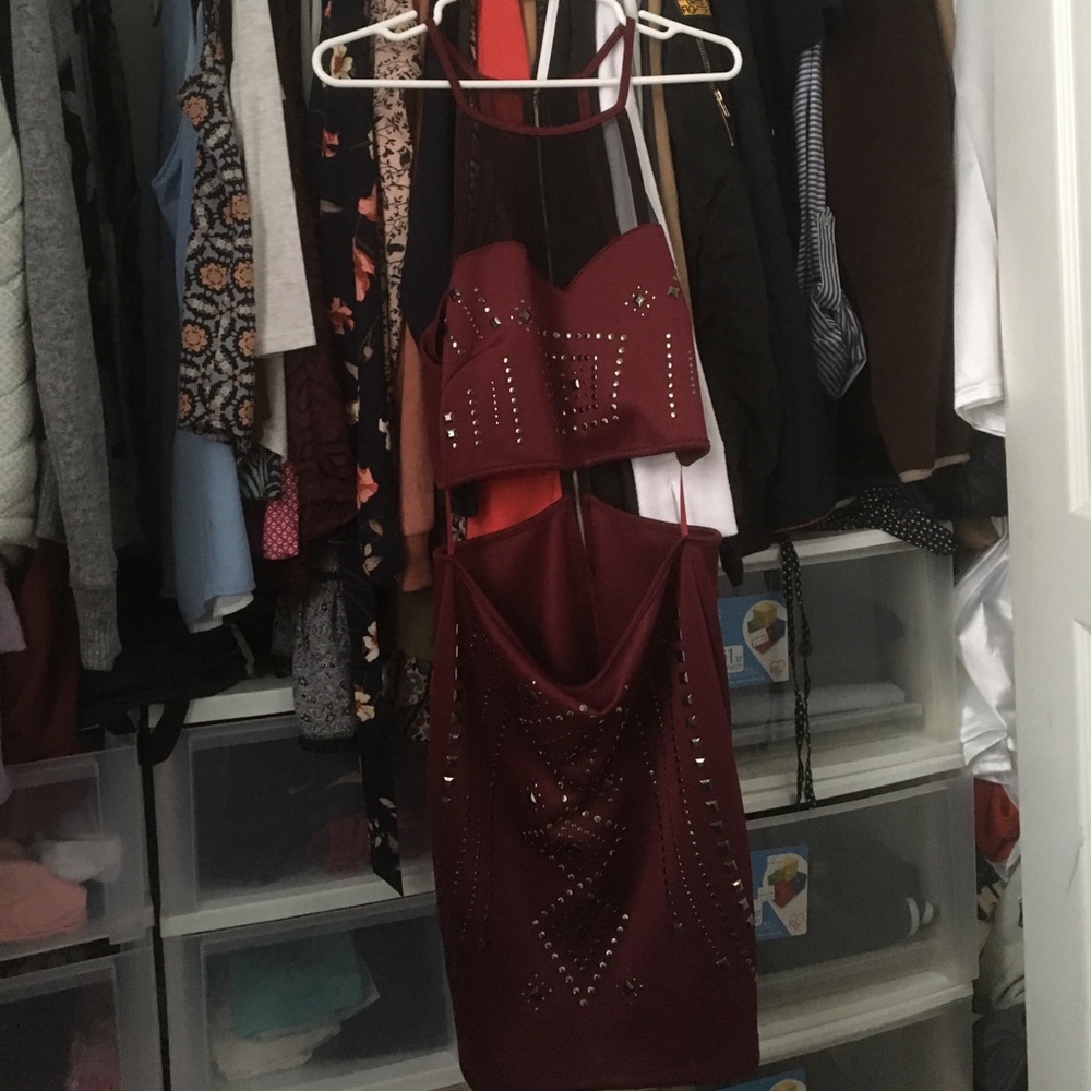burgundy dress