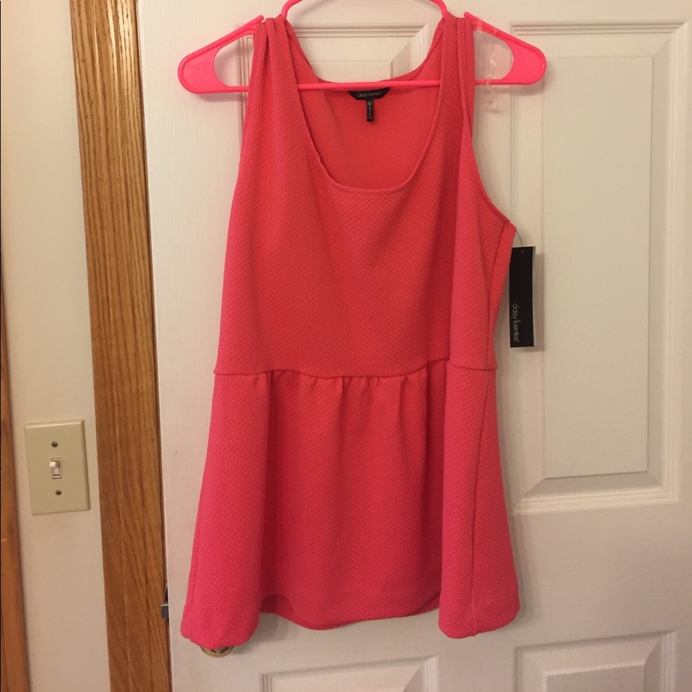 Pink textured replum