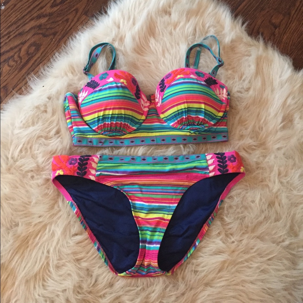 Women's swimsuit