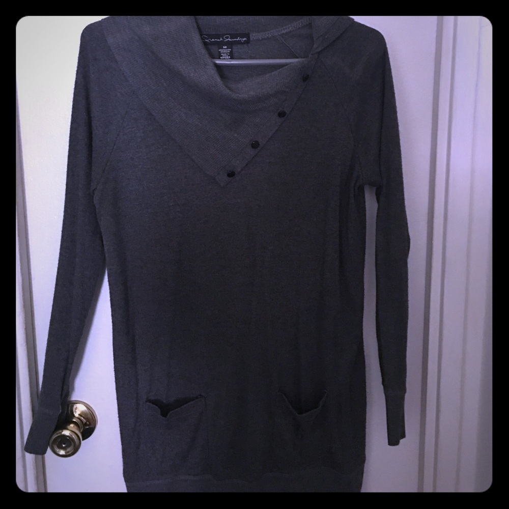 Lightweight sweater - medium