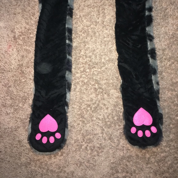 Leopard Hat Comfy for winter! - Picture 3 of 6