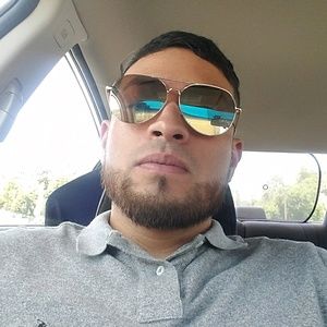 Meet your Posher, Max