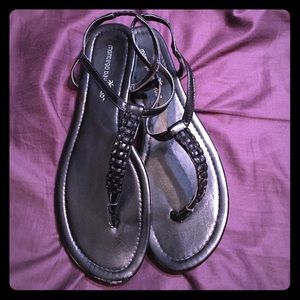 Monetgo Bay club black sandals!