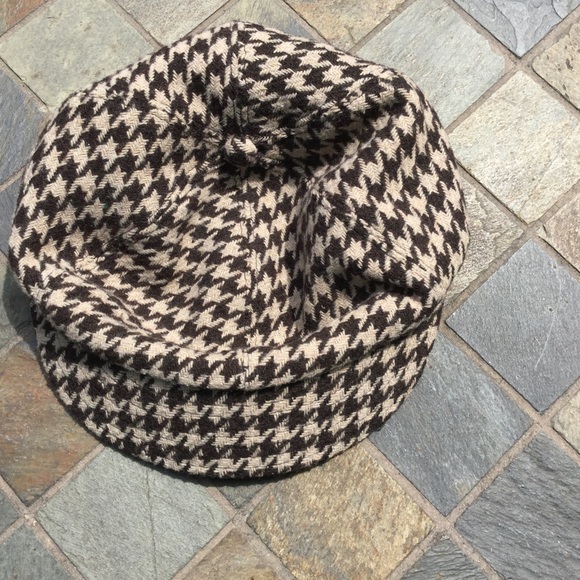 GAP Accessories - Gap Newsboy Hat !
