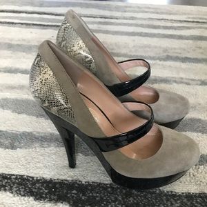 Jessica Simpson high heels