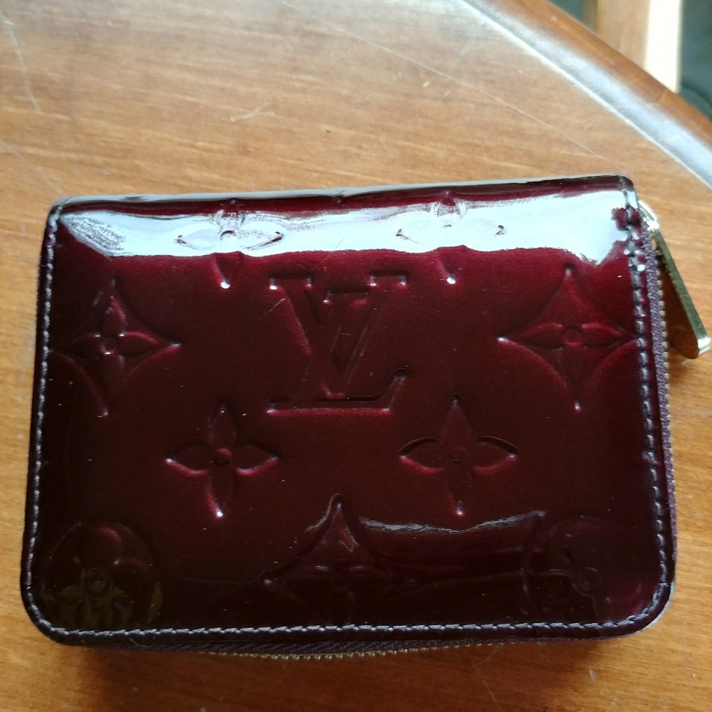 Louis Vuitton Zippy Coin Purse in Monogram Vernis.
