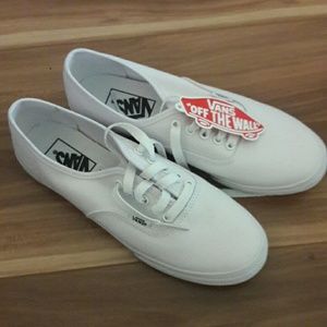 BRAND NEW Classic White Low-Top Vans