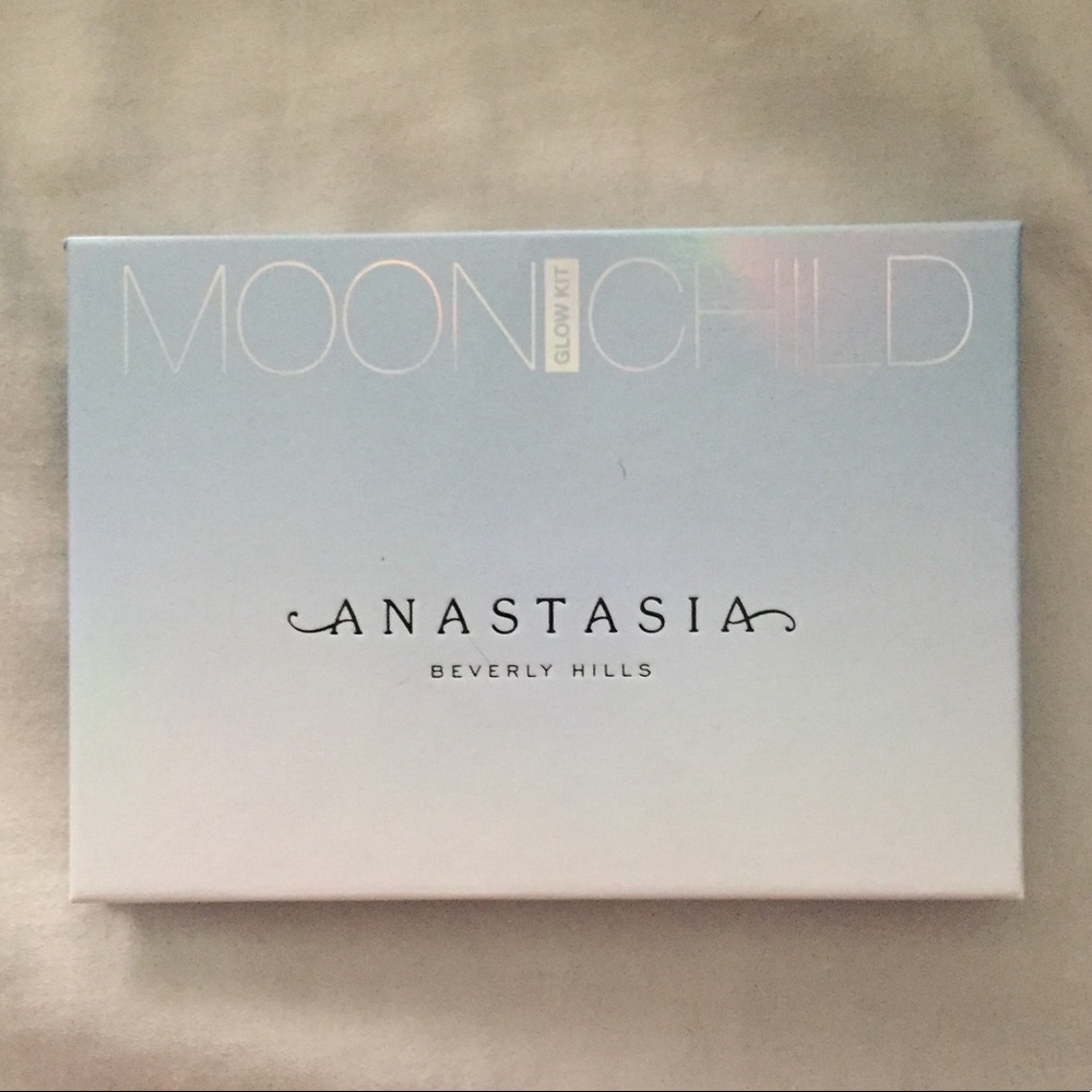 Anastasia beverly Hills moonchild glow kit
