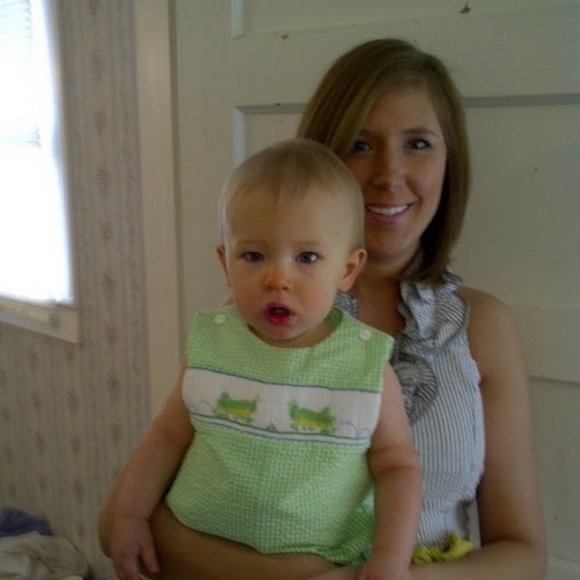 Meet your Posher, Whitney - Picture 1 of 1