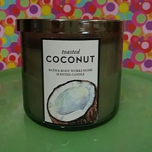 Toasted Coconut candle Bath and Body Works