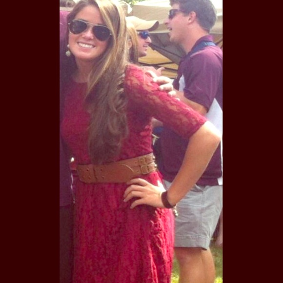 Burgundy/maroon lace dress - Picture 1 of 3