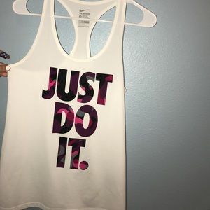 NIKE size medium work out top