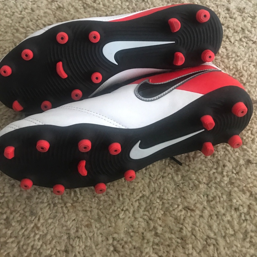 Nike soccer cleats (women)